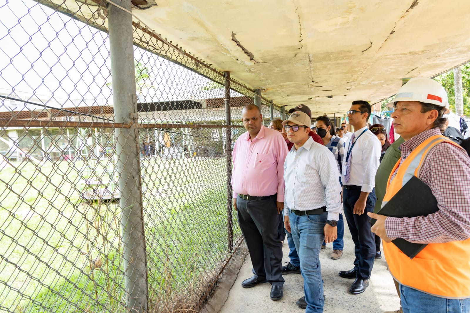 Inspeccionan avances de obras en el Centro Femenino de Rehabilitación