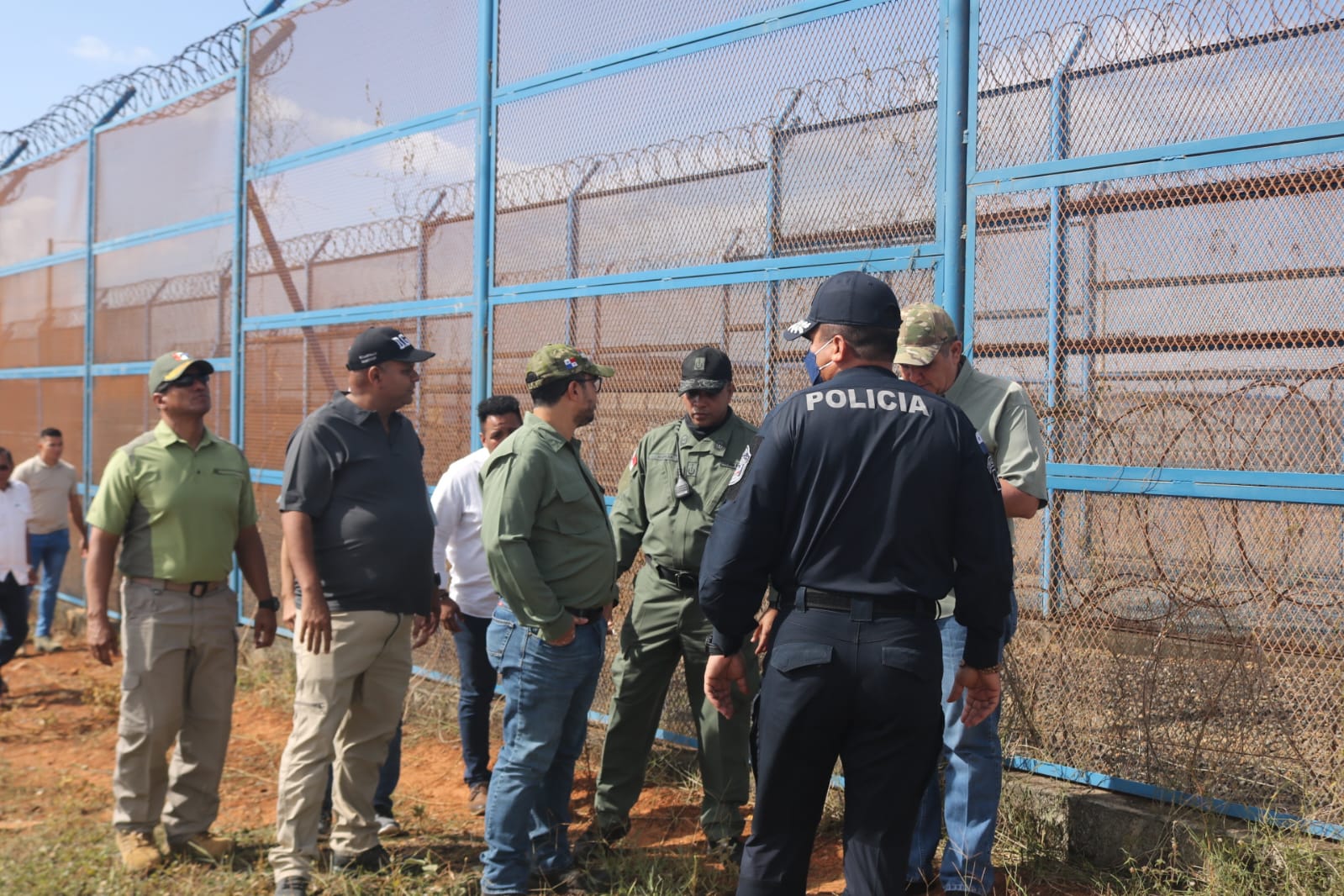 Ministros de Gobierno  y Seguridad realizan recorrido de inspección en el Complejo Penitenciario La Joya