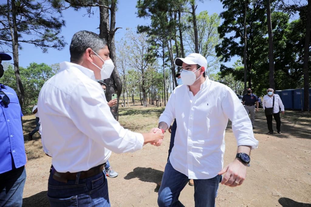 ​​​​​​Vicepresidente Carrizo Jaén lleva respuestas a sector turístico de Santa Catalina a través del Gabinete Turístico