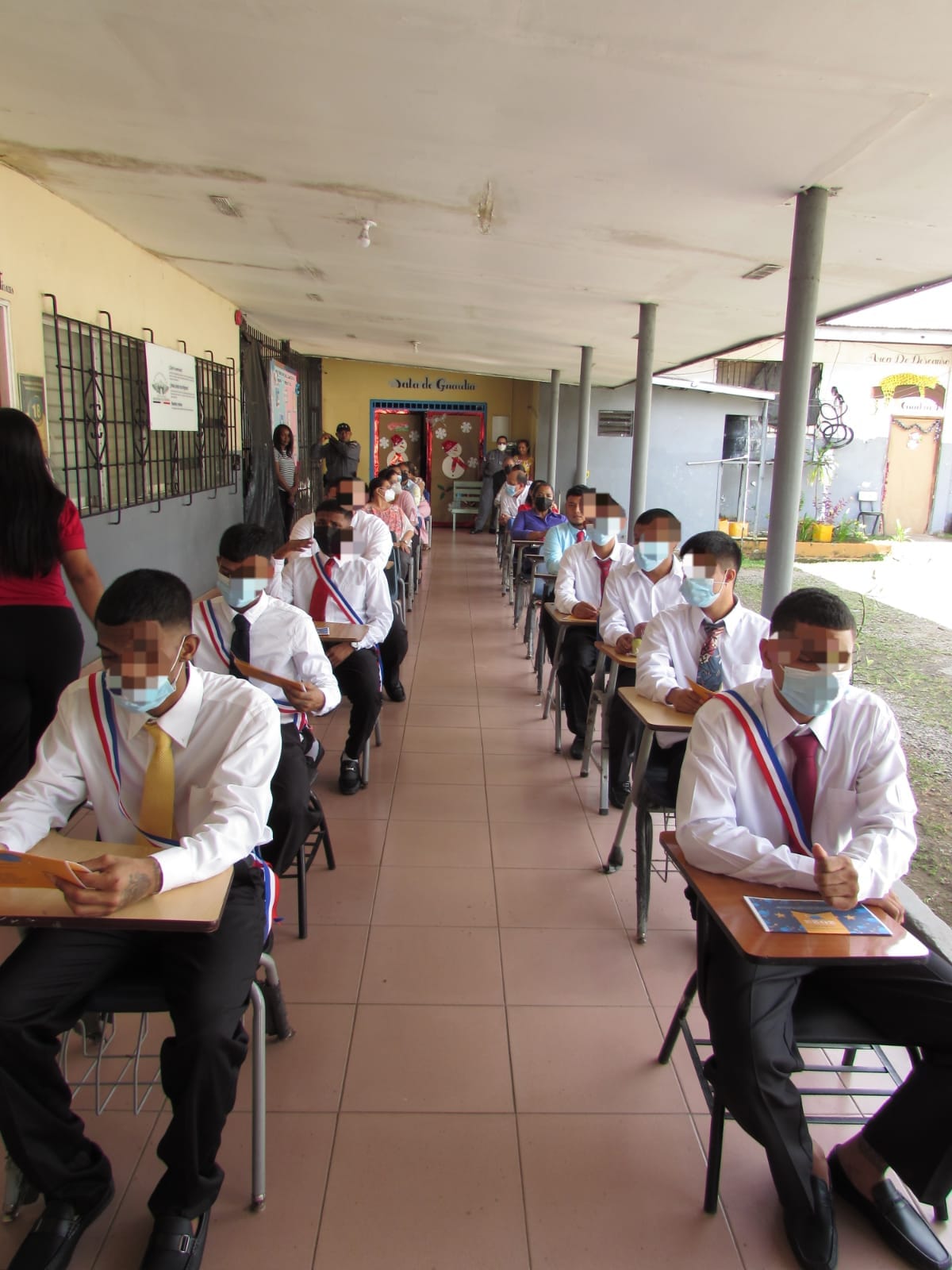 Con entrega de becas culminó la ceremonia de graduación en el Centro de Custodia y Cumplimiento Aurelio Granados Hijo