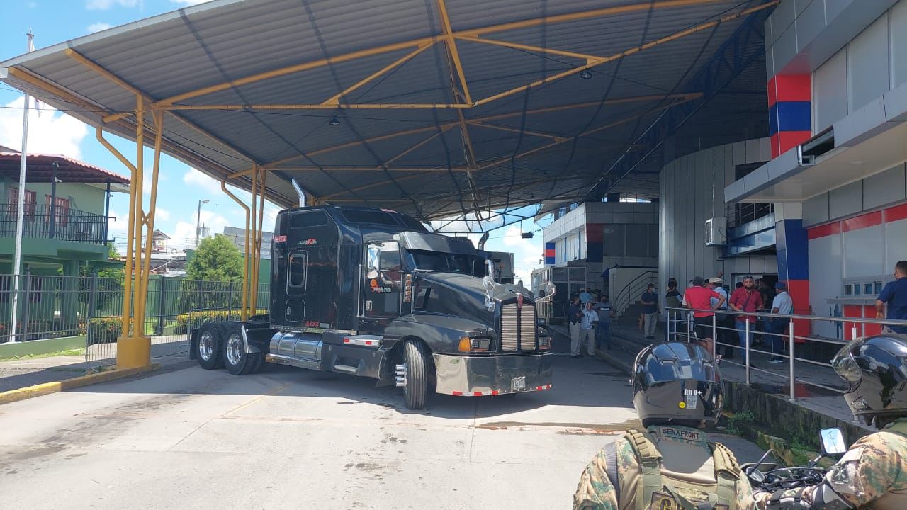 CIERRE DE FRONTERA - PASO CANOAS Y HUELGA EN COLÓN